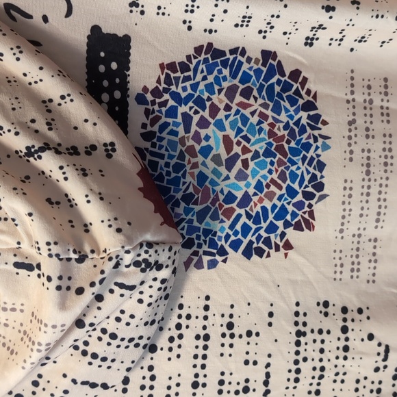 NWT....Lily hoodie - Picture 7 of 11